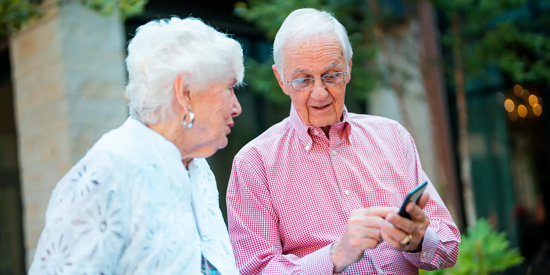 How Couples Stay Connected in Senior Living